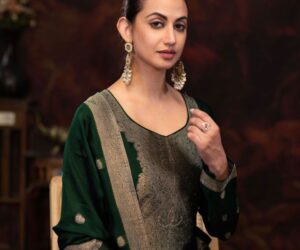 Radiate Festive Glamour This Diwali with Stunning Indian Wedding Dresses – Like A Diva