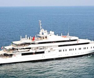 5-Star Service on the Water: What Makes Elite Luxury Yacht Stand Out