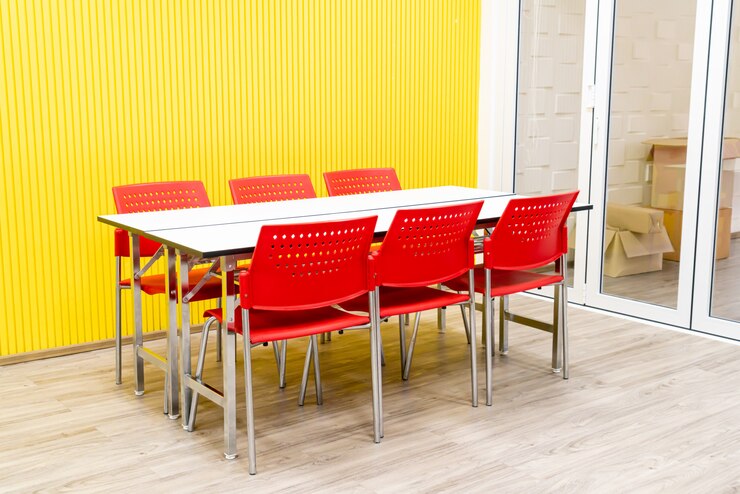 Breakout Table and Chairs