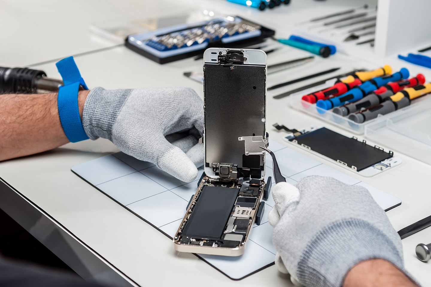 iPhone battery replacement Dubai