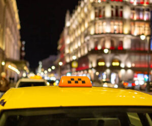 Navigating Price Variations: Understanding Seasonal Changes in Jeddah to Makkah Taxi Fare